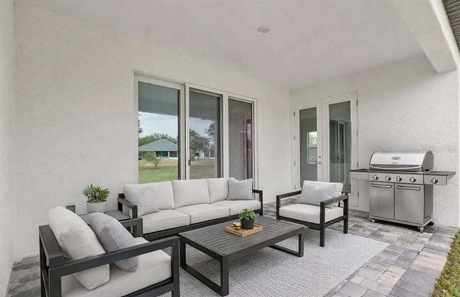 Exterior details and patio area of a home in , Punta Gorda (Image 4).