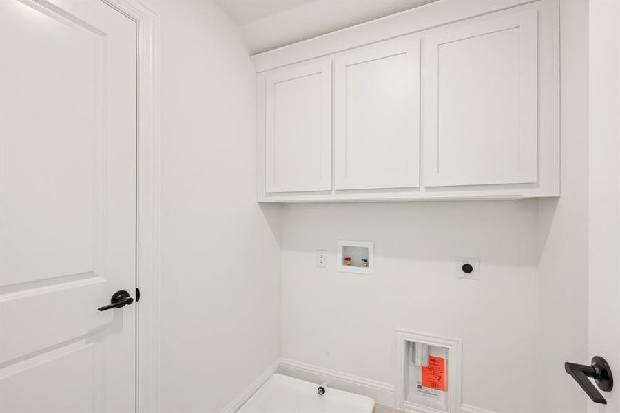 Furnished interior view inside a new home in Painted Tree Woodland District 50, McKinney (Image 17).