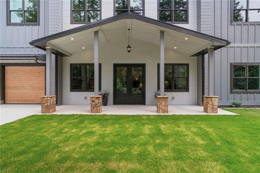 Exterior details and patio area of a home in , Acworth (Image 3).