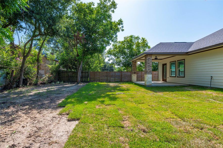Exterior details and patio area of a home in , Houston (Image 29).