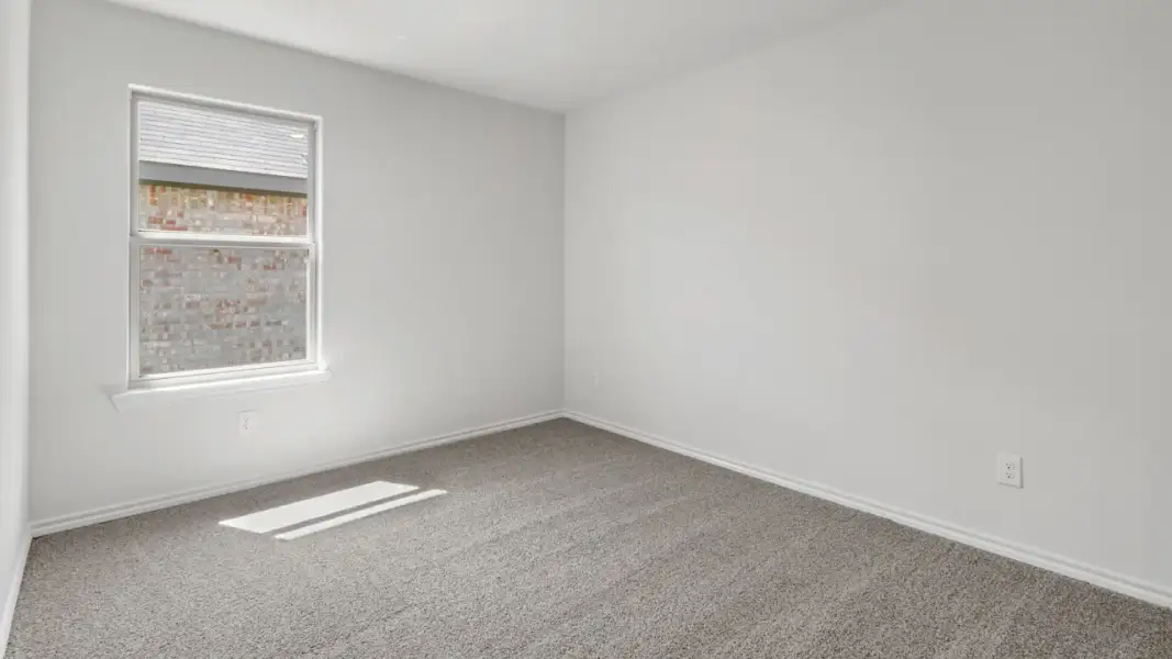 Spacious, unfurnished interior of a new home in Saddlebrook, Waxahachie (Image 18).