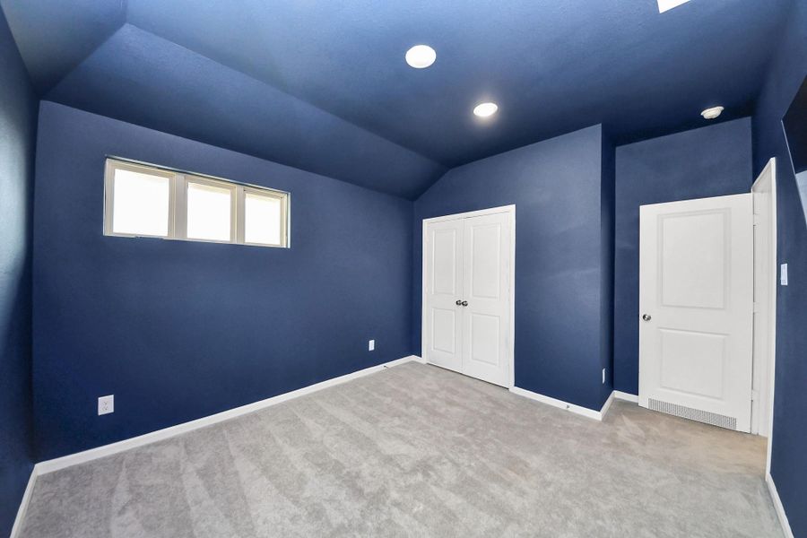 Spacious, unfurnished interior of a new home in The Trails, New Caney (Image 41).