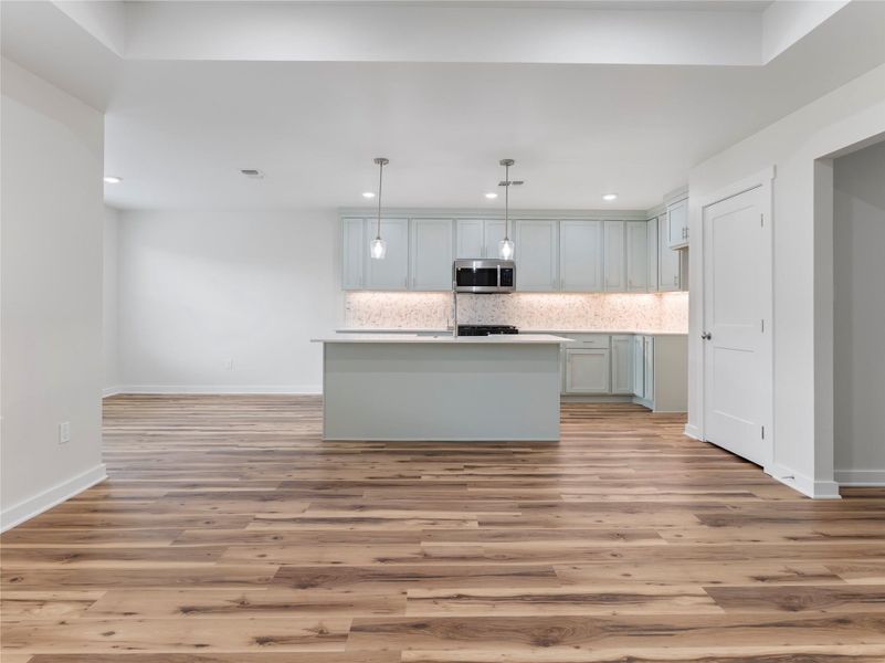 Spacious, unfurnished interior of a new home in , Palacios (Image 22).