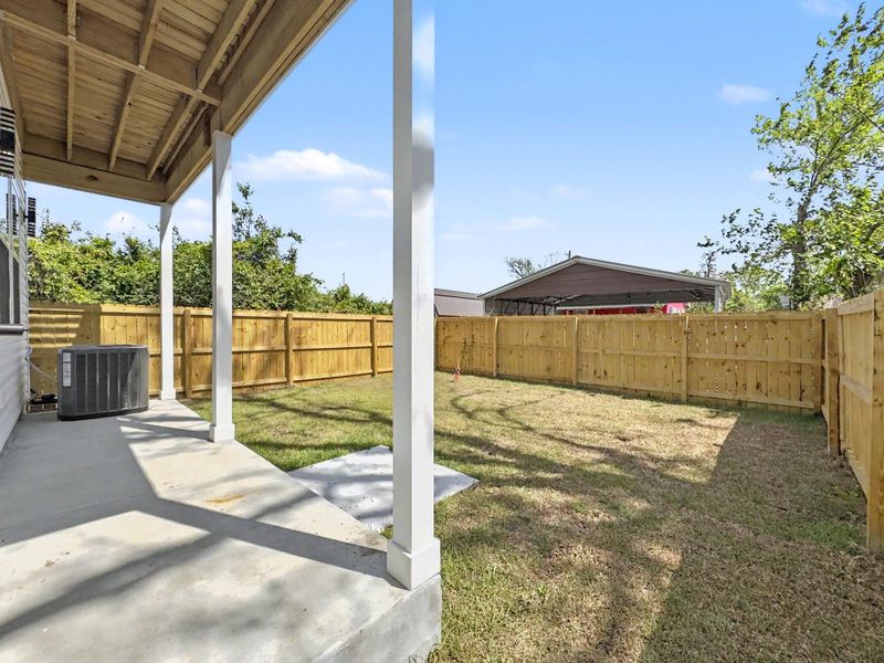 Exterior details and patio area of a home in , North Charleston (Image 3).