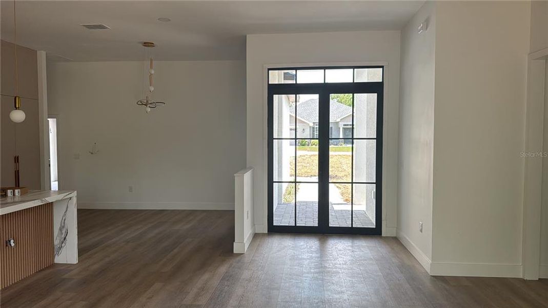 Spacious, unfurnished interior of a new home in , Homosassa (Image 28).