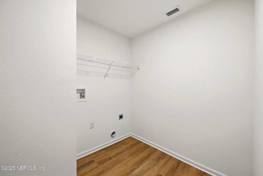 Spacious, unfurnished interior of a new home in , Satsuma (Image 20).