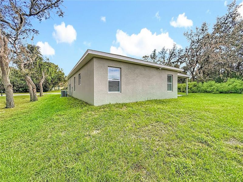 Exterior details and patio area of a home in , Ocala (Image 25).