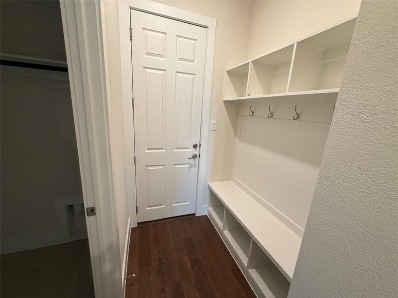 Spacious, unfurnished interior of a new home in , Weatherford (Image 10).