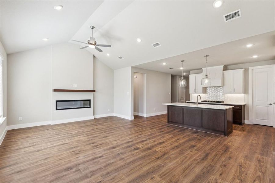 Spacious, unfurnished interior of a new home in Painted Tree Woodland West, McKinney (Image 12). Spacious, unfurnished interior of a new home in Painted Tree Woodland West, McKinney (Image 12).