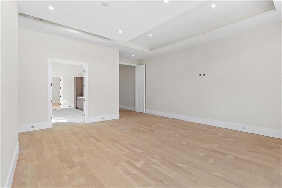 Spacious, unfurnished interior of a new home in , Marietta (Image 57).