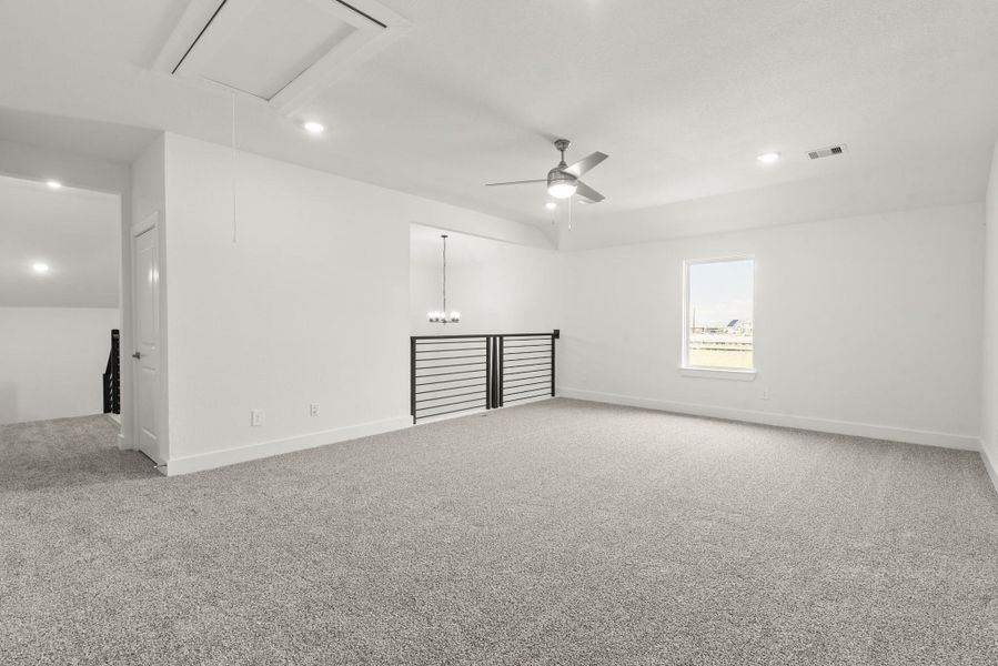 Spacious, unfurnished interior of a new home in Riverside Estates, Mont Belvieu (Image 25).