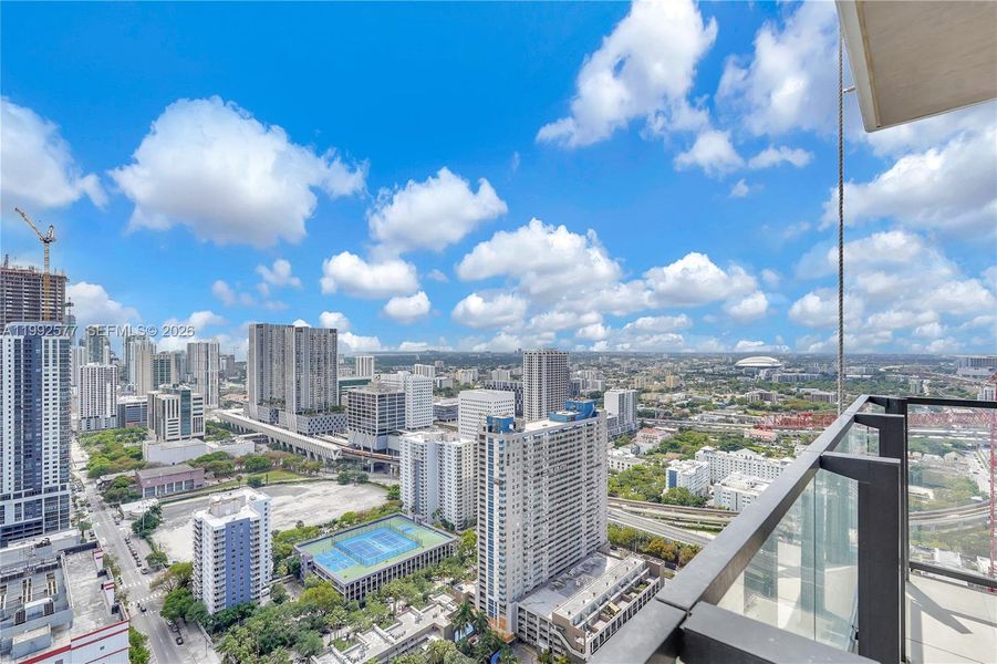 Condo located in Miami, FL showcasing its design and architecture (Image 19).