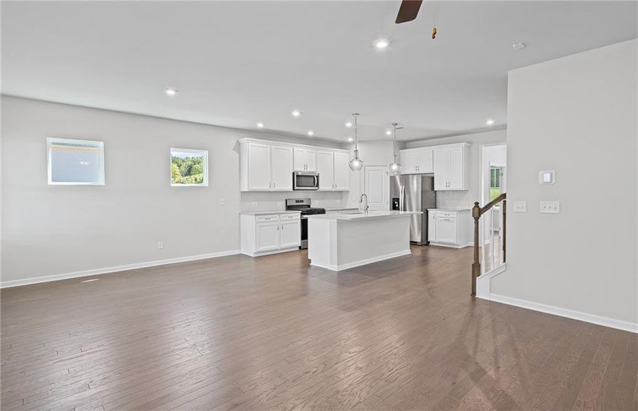 Spacious, unfurnished interior of a new home in Watermist at Mirror Lake, Villa Rica (Image 6).
