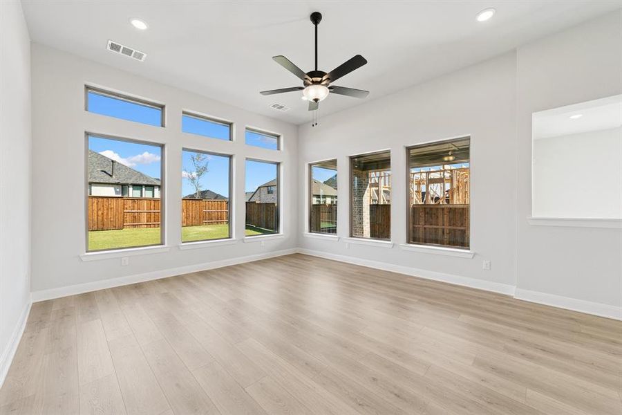 Spacious, unfurnished interior of a new home in Mantua Point Classics, Van Alstyne (Image 22). Spacious, unfurnished interior of a new home in Mantua Point Classics, Van Alstyne (Image 22).
