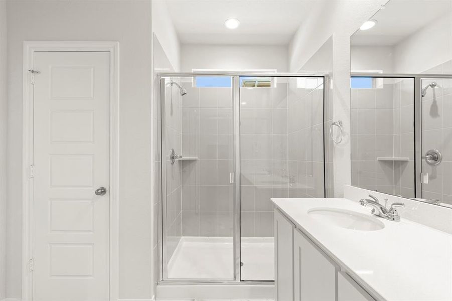 21. 3112 Yellow Pine - Bath (2)