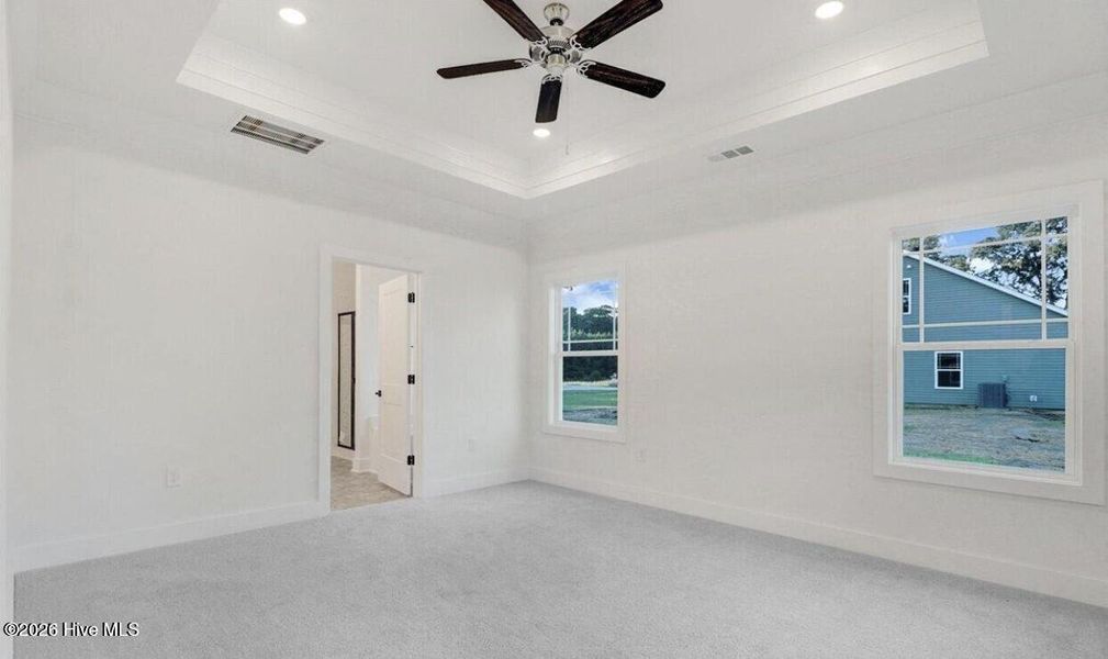 Spacious, unfurnished interior of a new home in Wood Creek, Leland (Image 9). Spacious, unfurnished interior of a new home in Wood Creek, Leland (Image 9).