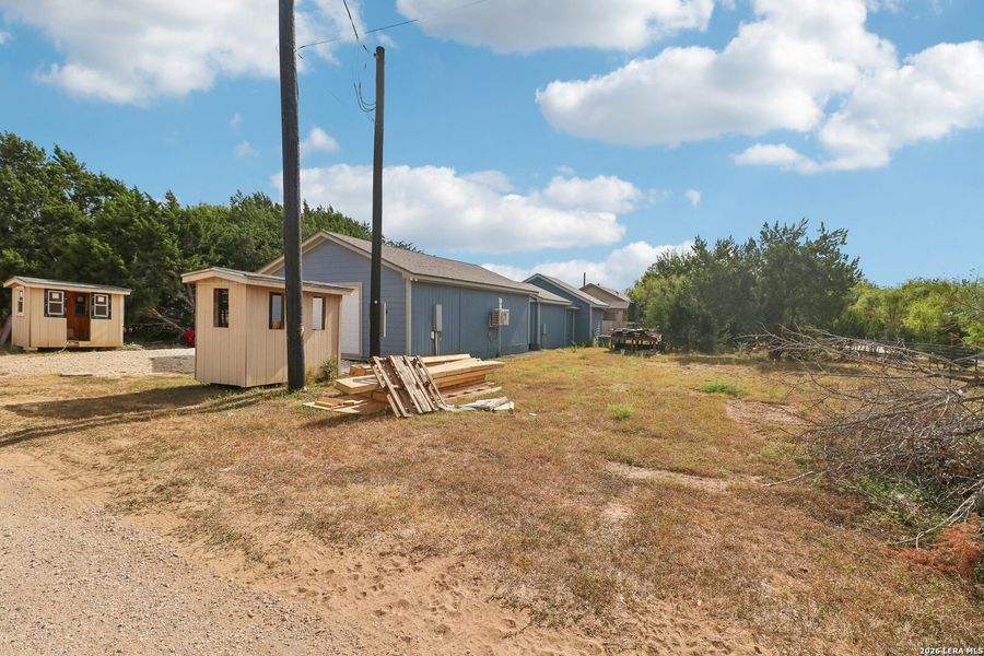 Exterior details and patio area of a home in , Bandera (Image 24).