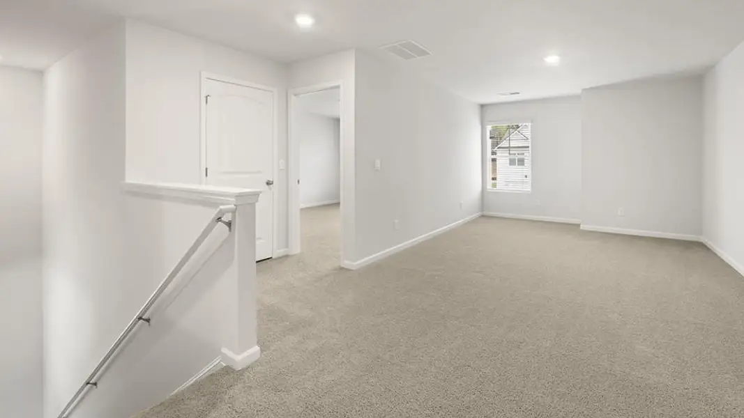 Spacious, unfurnished interior of a new home in Thompson Ridge, Dallas (Image 15). Spacious, unfurnished interior of a new home in Thompson Ridge, Dallas (Image 15).