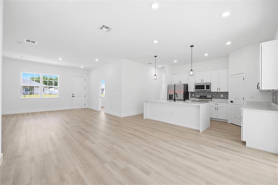 Spacious, unfurnished interior of a new home in , Ocala (Image 16).