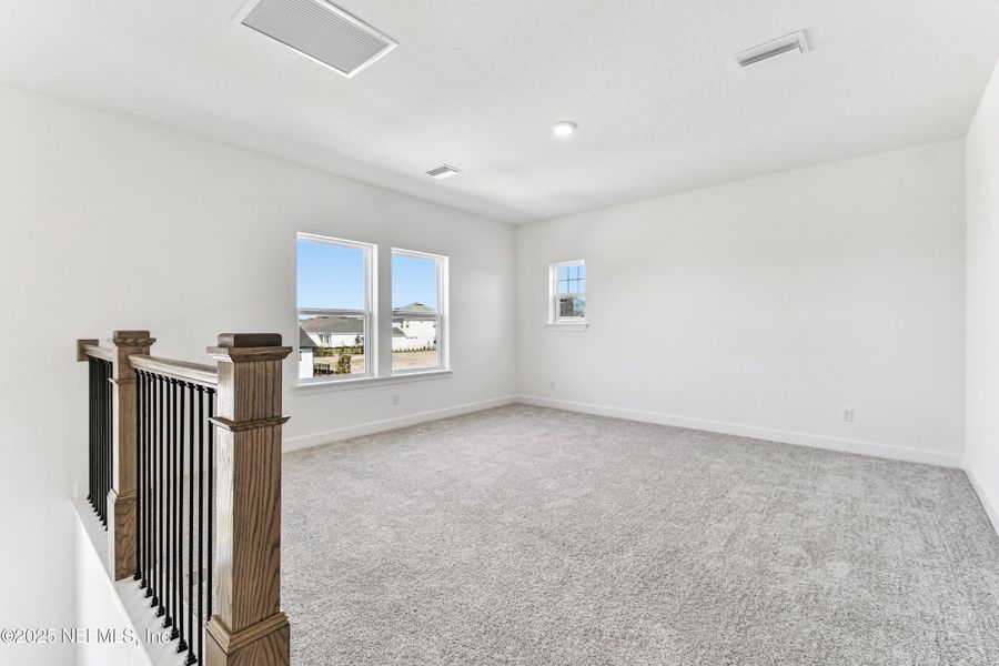 Spacious, unfurnished interior of a new home in Seven Pines 50' Front Entry, Jacksonville (Image 27).