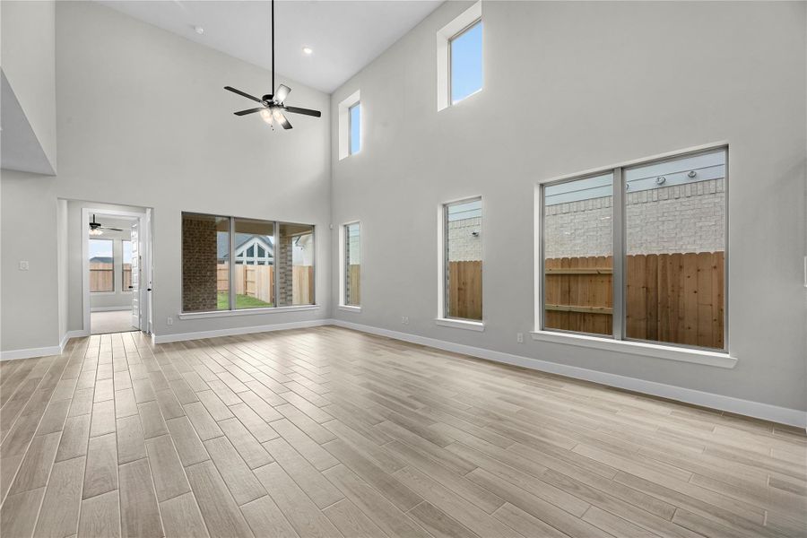 Spacious, unfurnished interior of a new home in Elyson, Katy (Image 19).