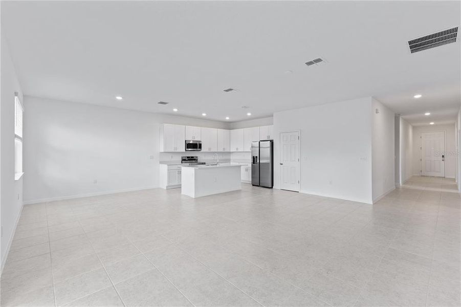 Spacious, unfurnished interior of a new home in Cypress Park Estates, Haines City (Image 10). Spacious, unfurnished interior of a new home in Cypress Park Estates, Haines City (Image 10).