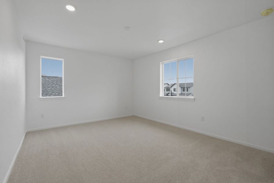 Spacious, unfurnished interior of a new home in Harvest Crossing, Aurora (Image 25).