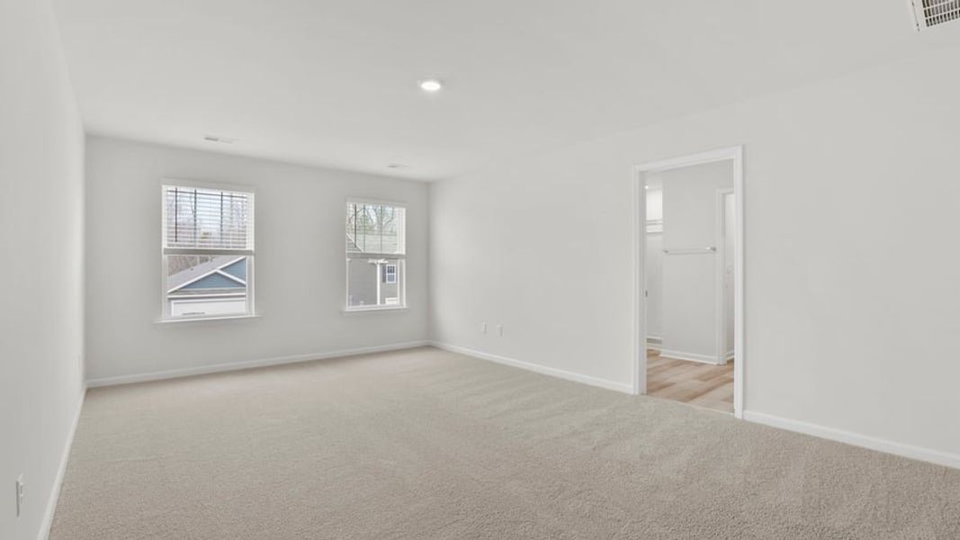 Spacious, unfurnished interior of a new home in Lakestone, Woodruff (Image 25).