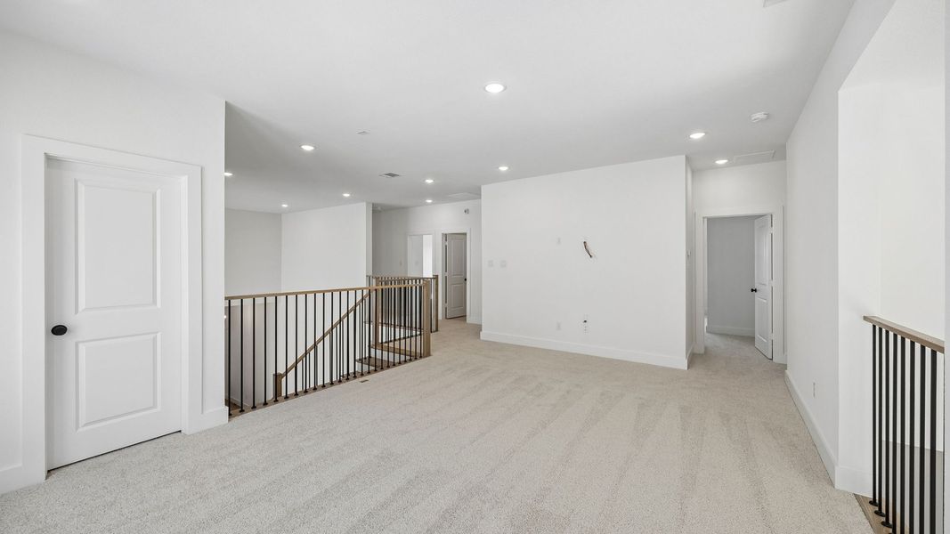 Spacious, unfurnished interior of a new home in Painted Tree 50' Series, McKinney (Image 20).