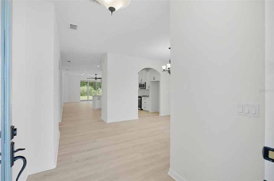 Spacious, unfurnished interior of a new home in Matanzas Cove, Palm Coast (Image 18).