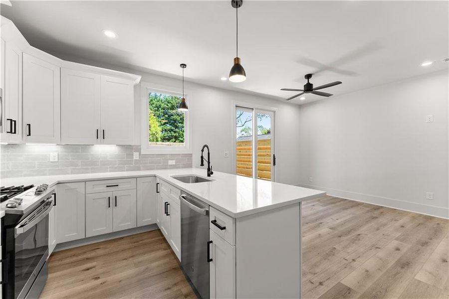 Furnished interior view inside a new home in , Gainesville (Image 5).