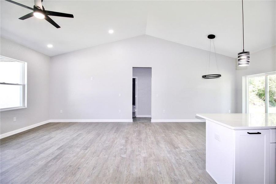 Spacious, unfurnished interior of a new home in , Sebring (Image 18).