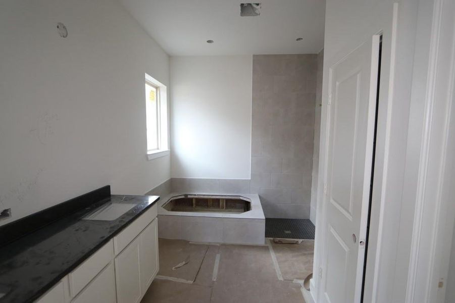 Image 22 of a home in Prairieland Village 40' Homesites.