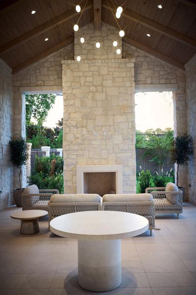 Community amenities in , Houston (Image 37).