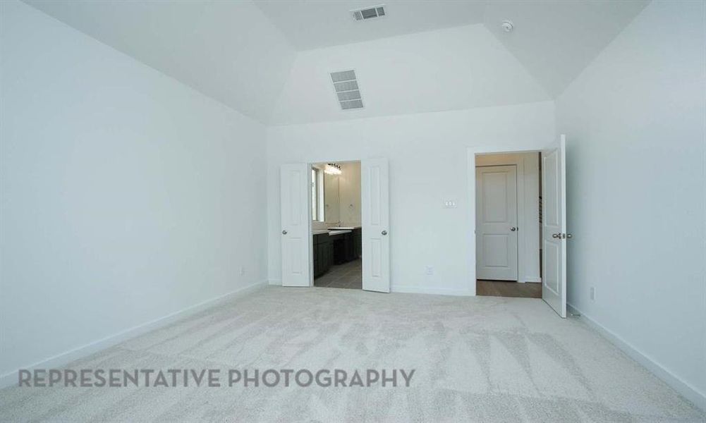 Spacious, unfurnished interior of a new home in Star Trail, Prosper (Image 17).