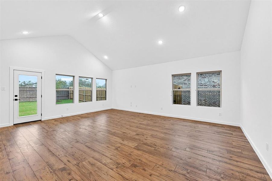Spacious, unfurnished interior of a new home in Caldwell Lakes, Dallas (Image 27).