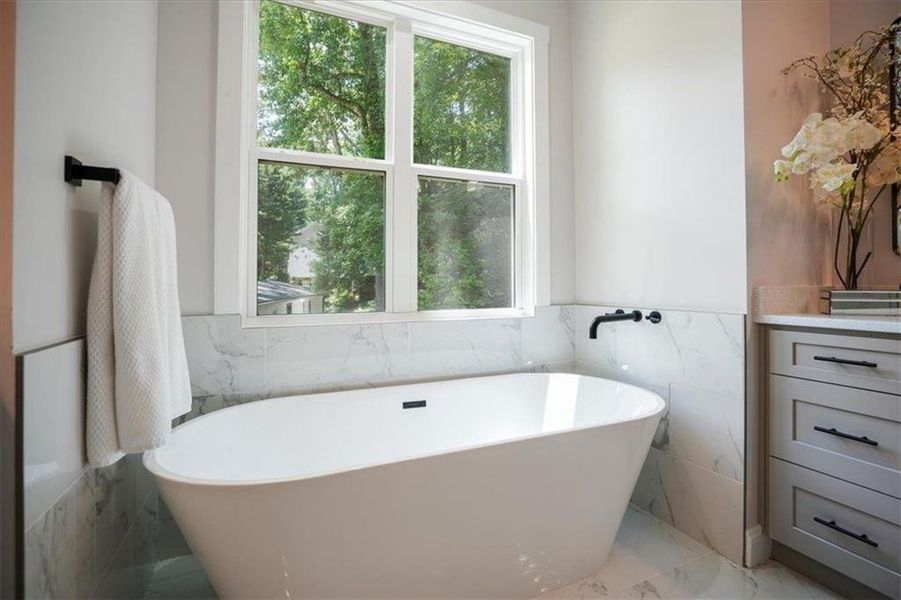 Furnished interior view inside a new home in , Acworth (Image 74).