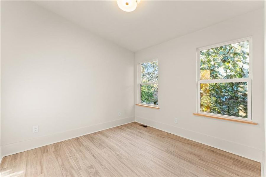 Spacious, unfurnished interior of a new home in Villa Nova, Gainesville (Image 18).