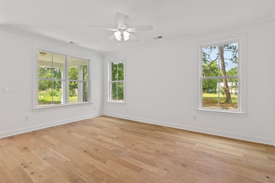 Spacious, unfurnished interior of a new home in , Summerville (Image 19).