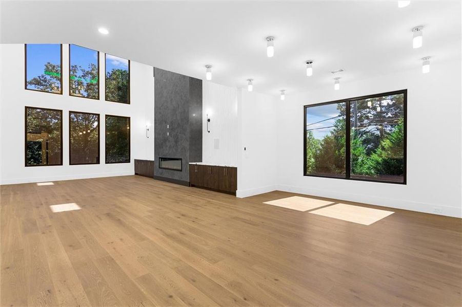 Spacious, unfurnished interior of a new home in , Sugar Hill (Image 68).