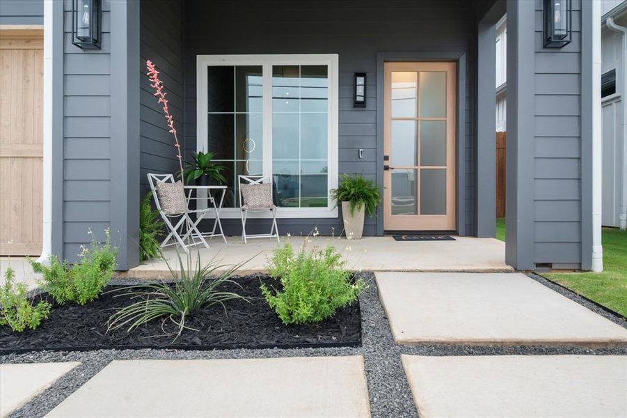 Exterior details and patio area of a home in , Roanoke (Image 4).
