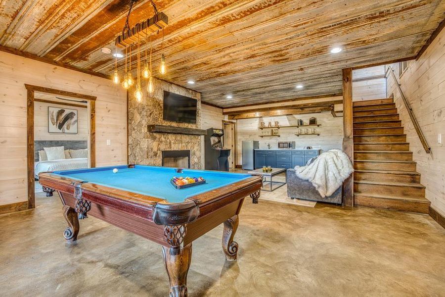 Community amenities in , Mineral Bluff (Image 42).