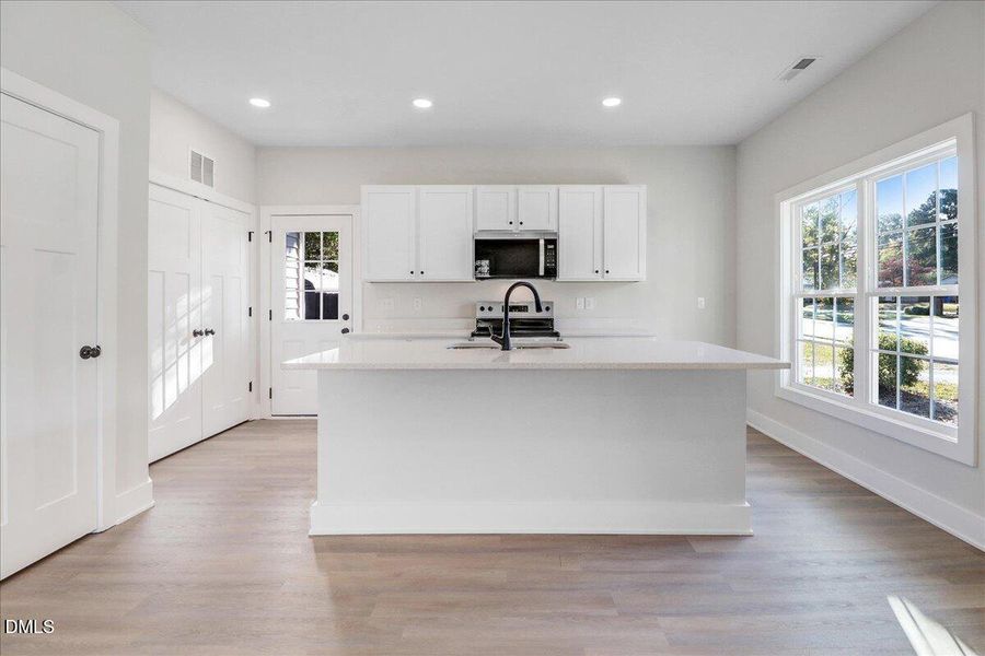 31-106 W Church St-31