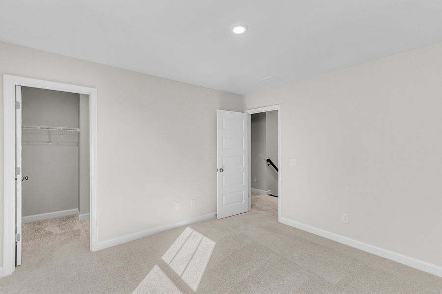 Spacious, unfurnished interior of a new home in Six Oaks, Summerville (Image 33).