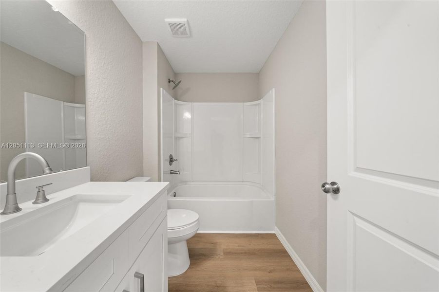 2nd Bathroom 2nd Bathroom