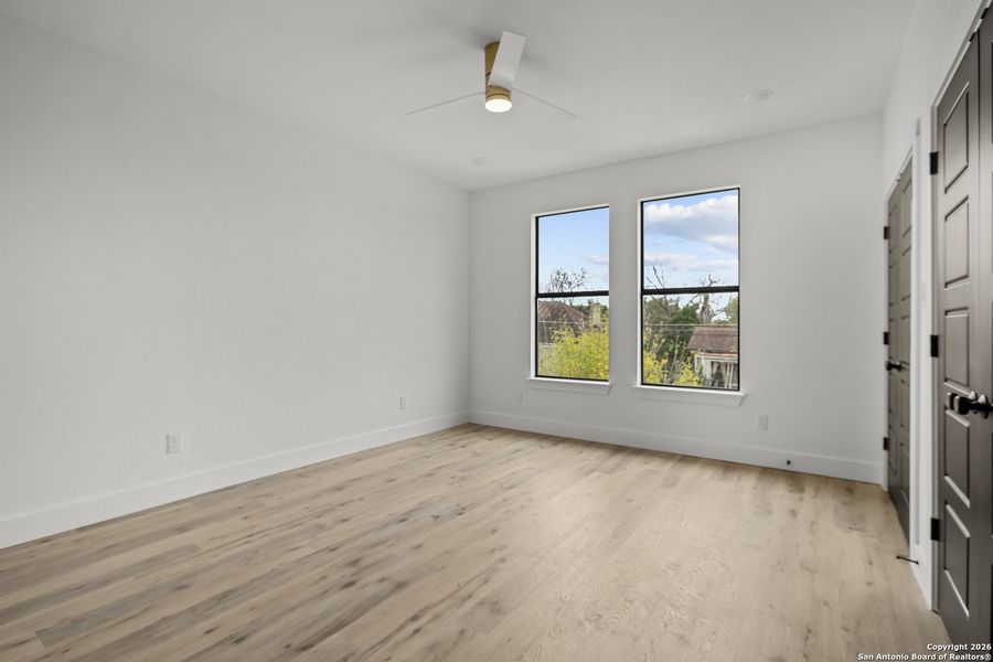 Spacious, unfurnished interior of a new home in , San Antonio (Image 44).