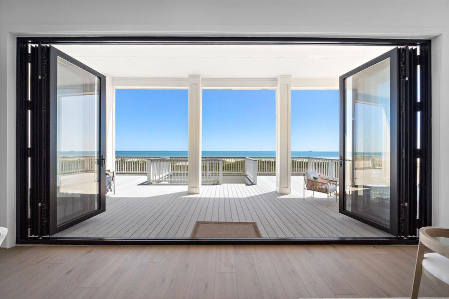 There is no relaxation like the one you get in this estate! From the Sound of the Ocean, to the fresh air and the flying by wildlife! A true paradise! There is no relaxation like the one you get in this estate! From the Sound of the Ocean, to the fresh air and the flying by wildlife! A true paradise!