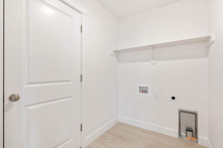Spacious, unfurnished interior of a new home in Willowbrook, Madras (Image 27).
