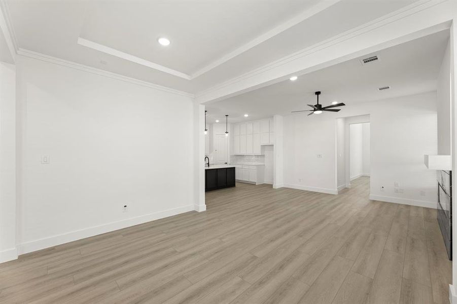 740 Wilderness - Dining (3)