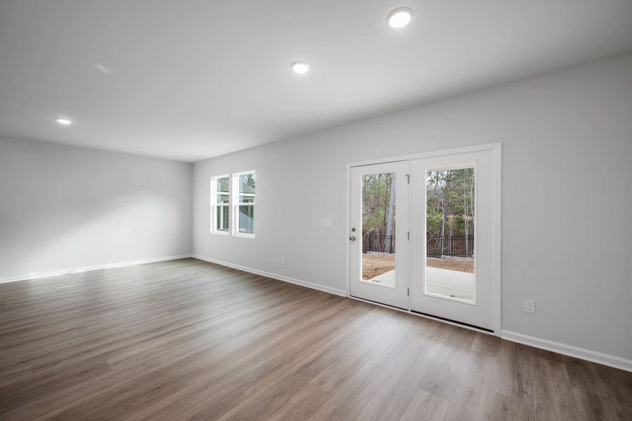 Spacious, unfurnished interior of a new home in Grand Arbor, Blythewood (Image 25).
